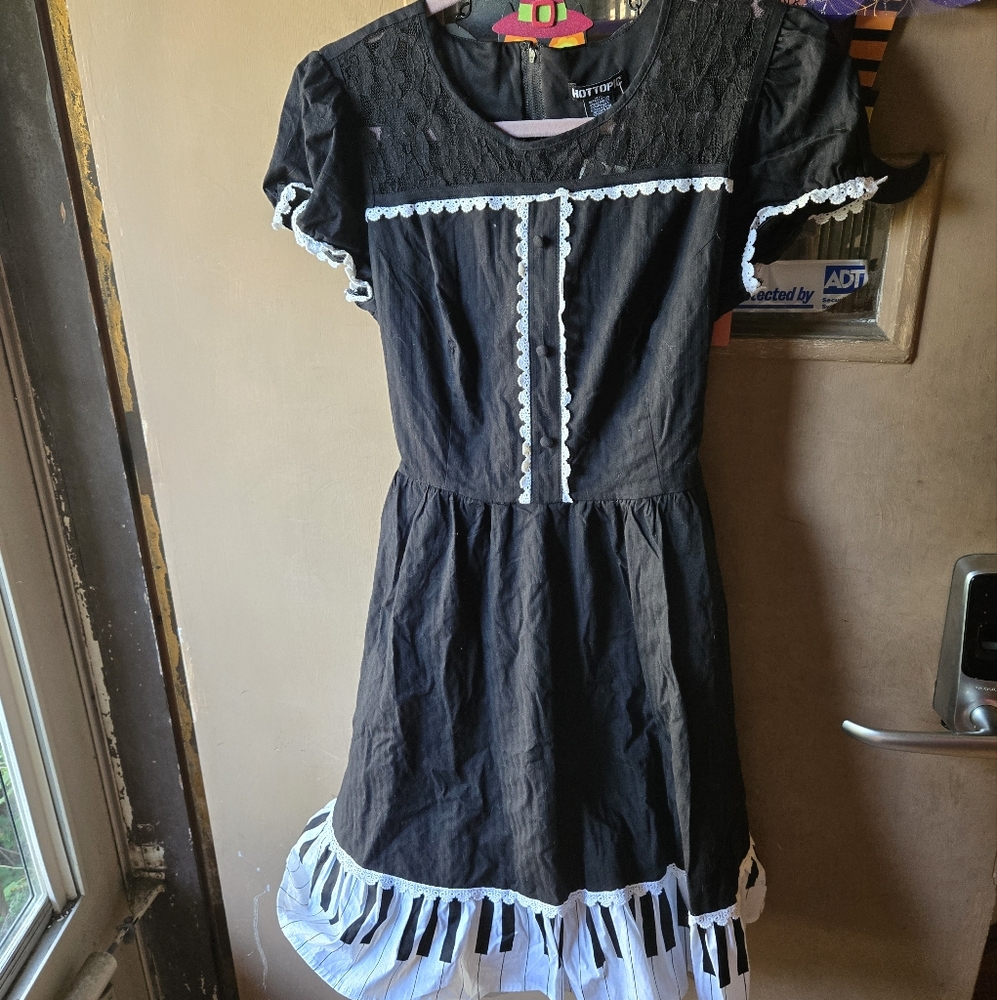 NWT Adorable Early 2000s Hot Topic Black Dress dress w/Keyboard hem! 🎹